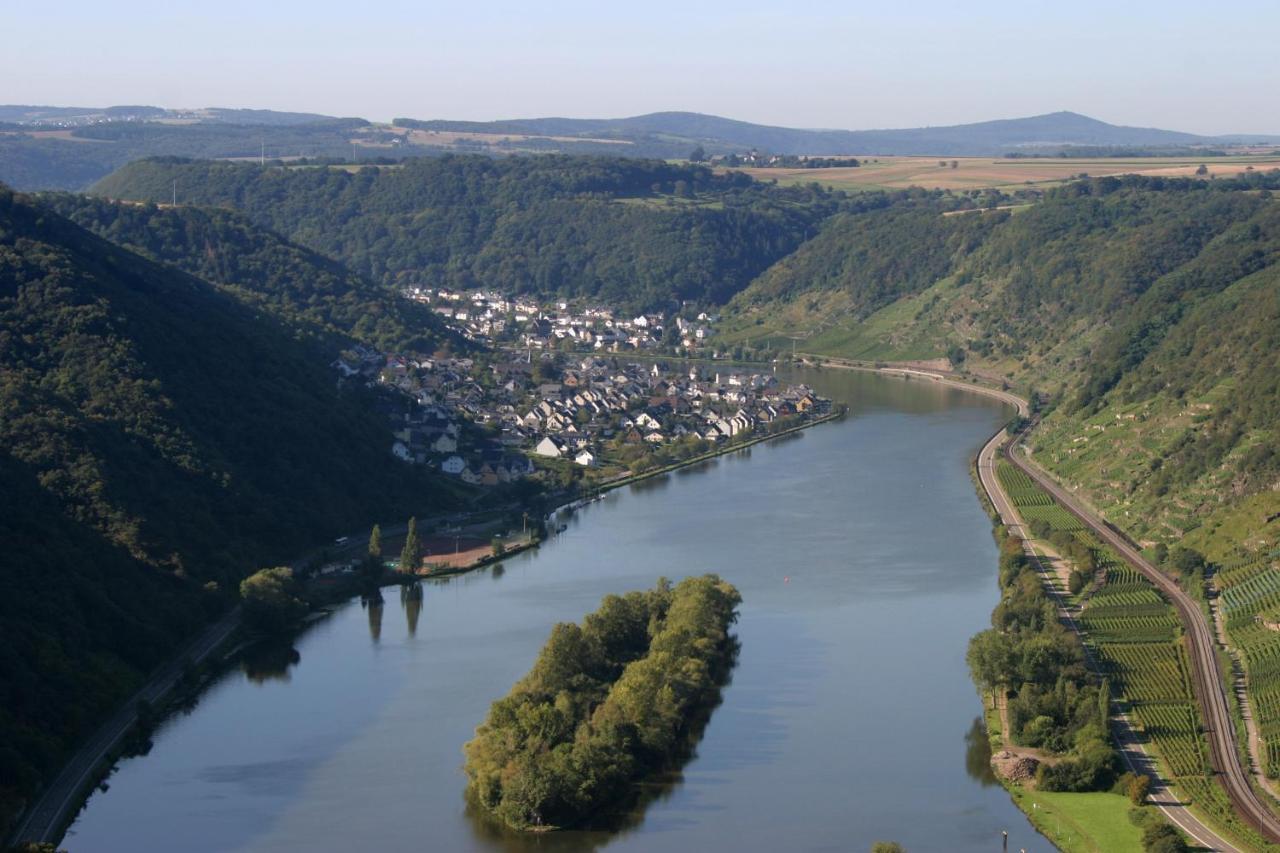 Ferienwohnung Unter Dem Schild Oberfell Bagian luar foto