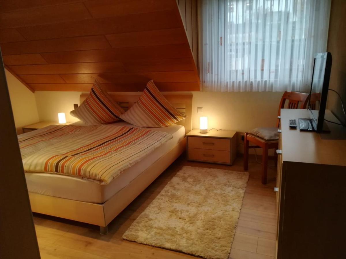 Ferienwohnung Unter Dem Schild Oberfell Bagian luar foto